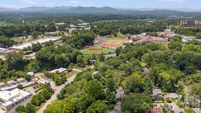 25 Saint Dunstans Circle, Asheville, NC 28803