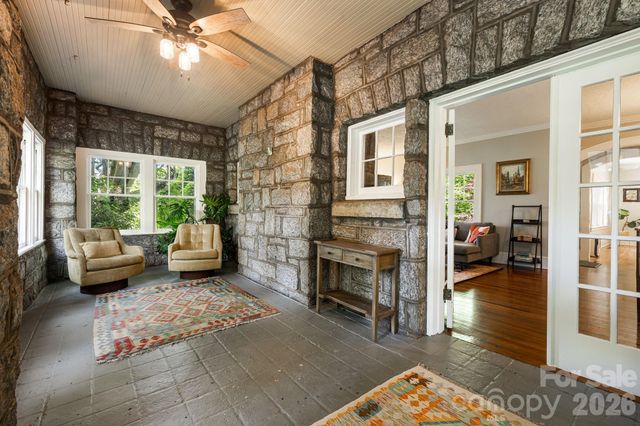 25 Saint Dunstans Circle, Asheville, NC 28803