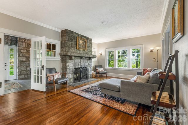 25 Saint Dunstans Circle, Asheville, NC 28803