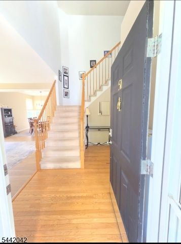 51 Bouwrey Pl, Readington Twp., NJ 08889