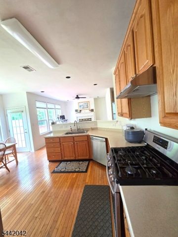 51 Bouwrey Pl, Readington Twp., NJ 08889