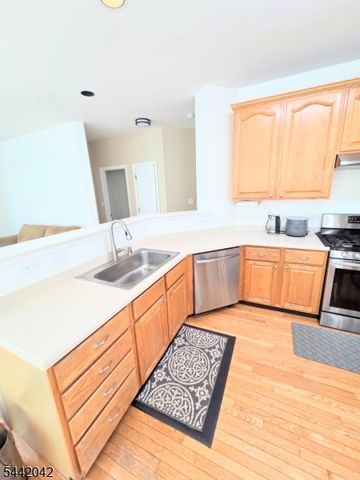 51 Bouwrey Pl, Readington Twp., NJ 08889