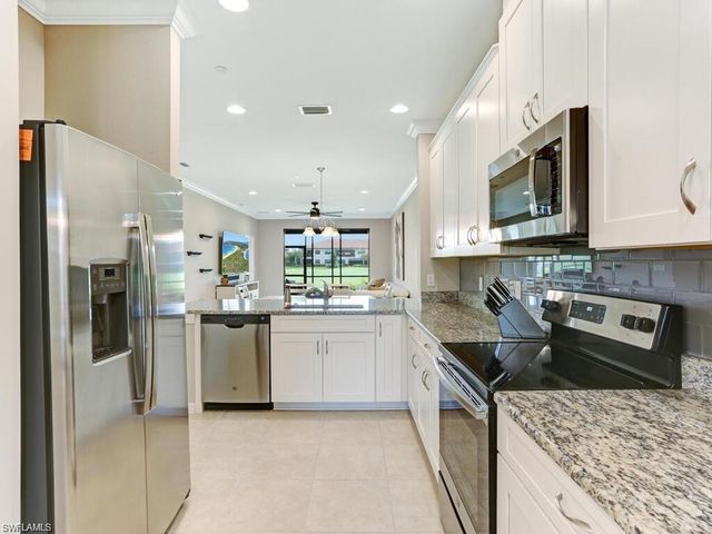 9378 Pocida CT 101, Naples, FL 34119