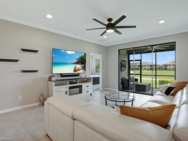 9378 Pocida CT 101, Naples, FL 34119