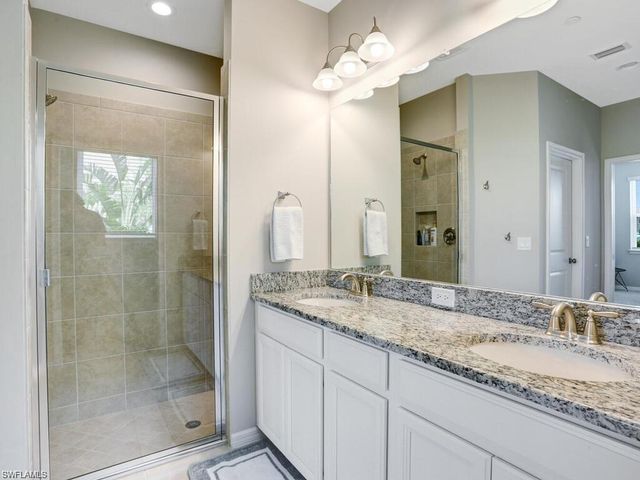 9378 Pocida CT 101, Naples, FL 34119