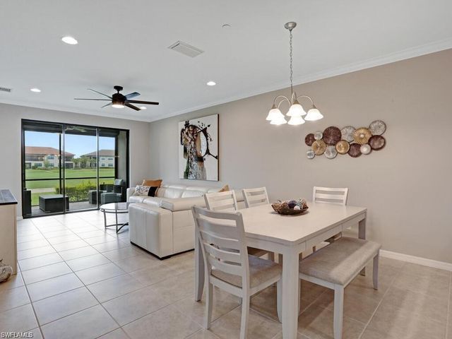 9378 Pocida CT 101, Naples, FL 34119