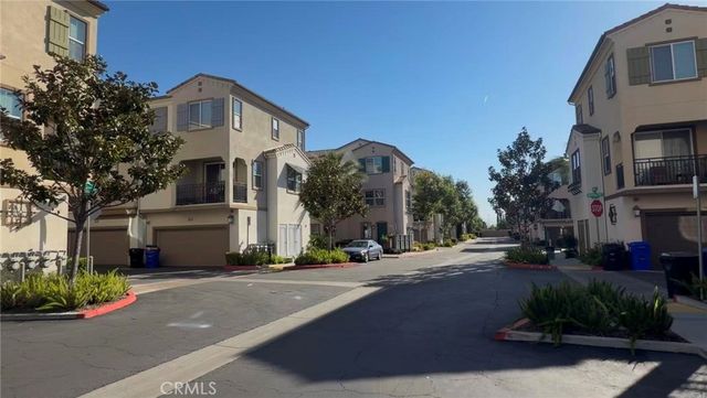 147 Royal Way, Upland, CA 91786