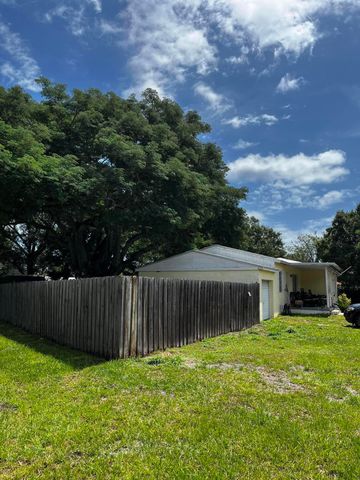 1054 Trinidad Avenue, Fort Pierce, FL 34982
