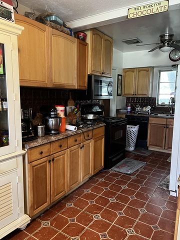 1054 Trinidad Avenue, Fort Pierce, FL 34982