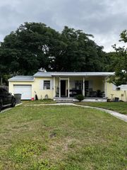 1054 Trinidad Avenue, Fort Pierce, FL 34982