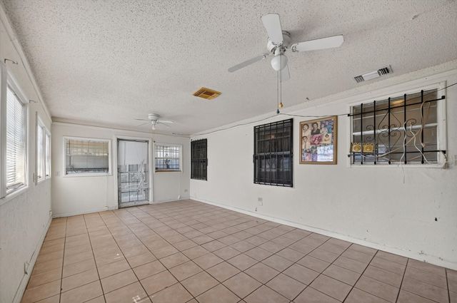2524 N Saint Augustine Drive, Dallas, TX 75227