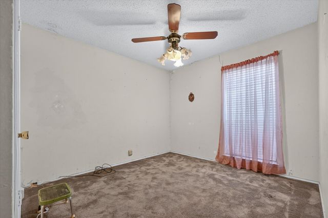 2524 N Saint Augustine Drive, Dallas, TX 75227