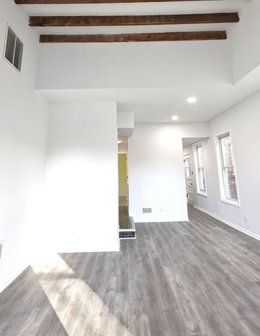 3621 S Winchester Avenue 2F, Chicago, IL 60609