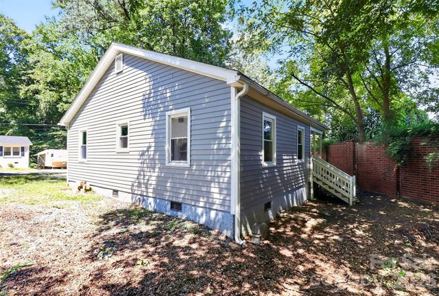 2304 Kennesaw Drive, Charlotte, NC 28216