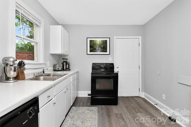 2304 Kennesaw Drive, Charlotte, NC 28216