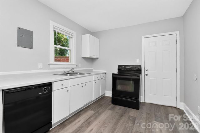 2304 Kennesaw Drive, Charlotte, NC 28216
