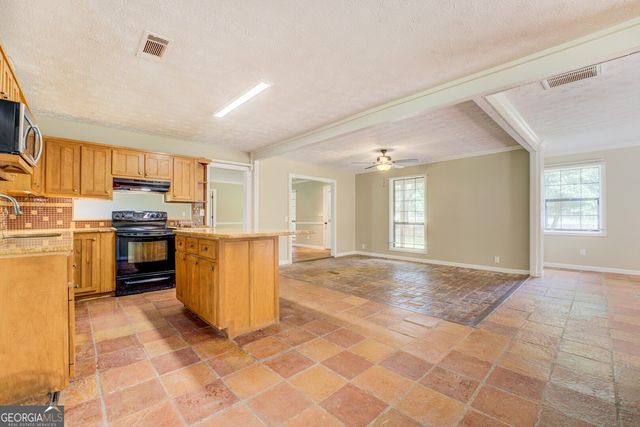 95 Dixie Trail, Covington, GA 30014