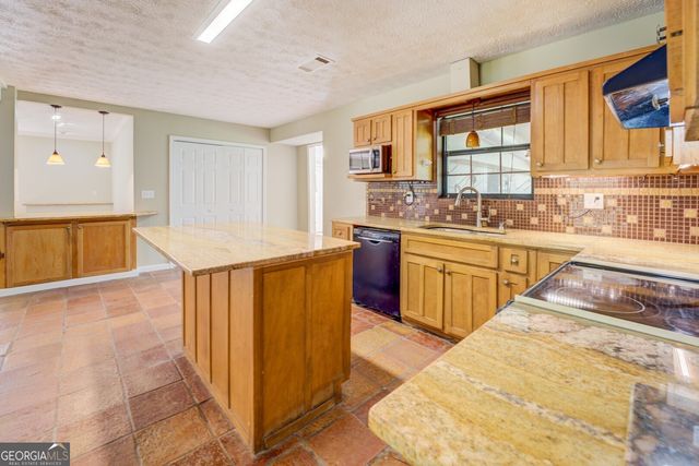 95 Dixie Trail, Covington, GA 30014