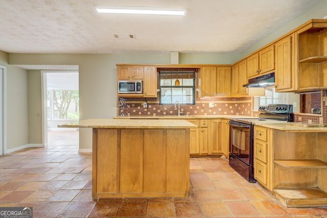 95 Dixie Trail, Covington, GA 30014