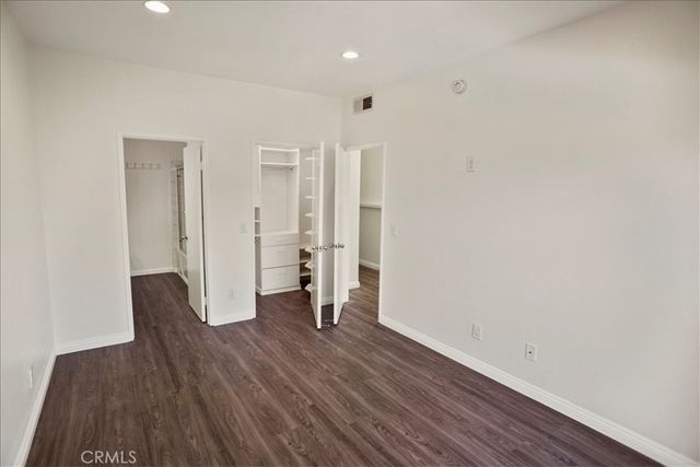 7320 Balboa Boulevard 205, Lake Balboa, CA 91406