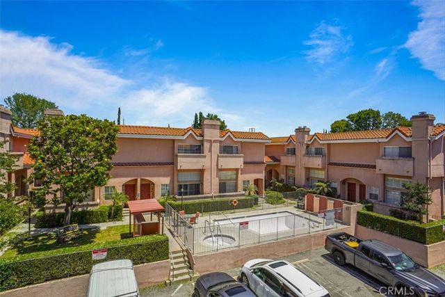 7320 Balboa Boulevard 205, Lake Balboa, CA 91406