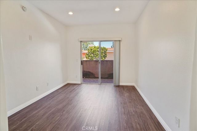 7320 Balboa Boulevard 205, Lake Balboa, CA 91406