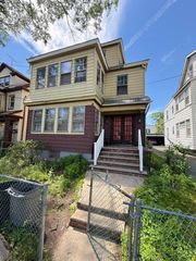 225 Alexander St, Newark City, NJ 07106