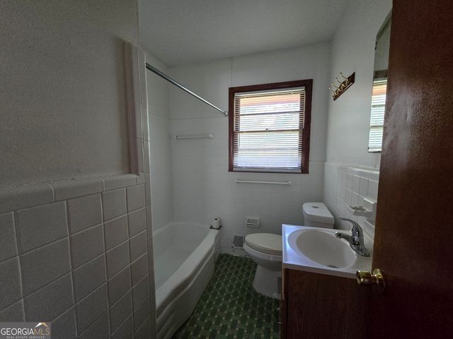 677 Shellnut Drive, Forest Park, GA 30297