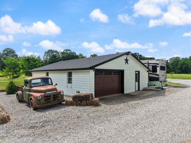 9952 Missionary Ridge Rd, Bon Aqua, TN 37025