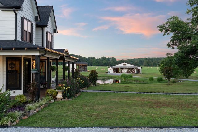 9952 Missionary Ridge Rd, Bon Aqua, TN 37025