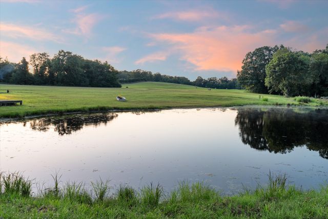 9952 Missionary Ridge Rd, Bon Aqua, TN 37025