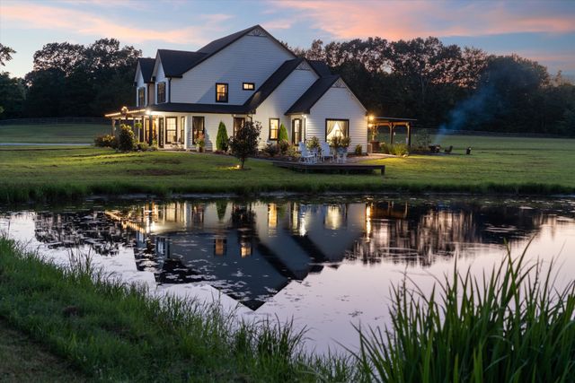 9952 Missionary Ridge Rd, Bon Aqua, TN 37025