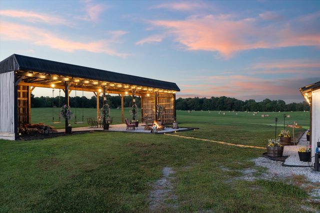 9952 Missionary Ridge Rd, Bon Aqua, TN 37025