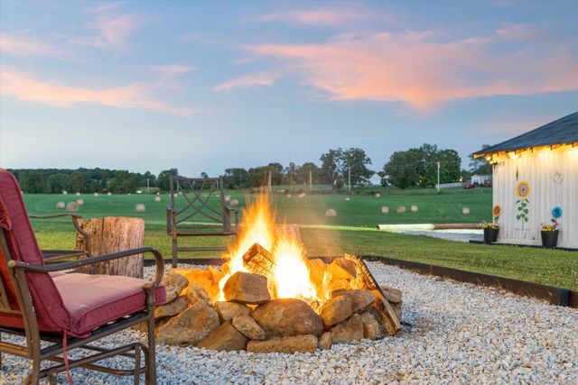 9952 Missionary Ridge Rd, Bon Aqua, TN 37025