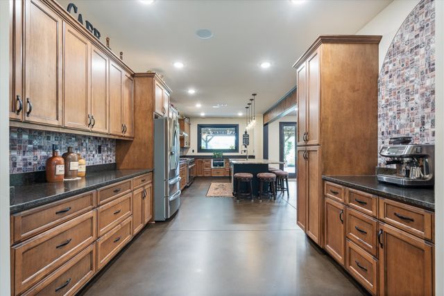 9952 Missionary Ridge Rd, Bon Aqua, TN 37025