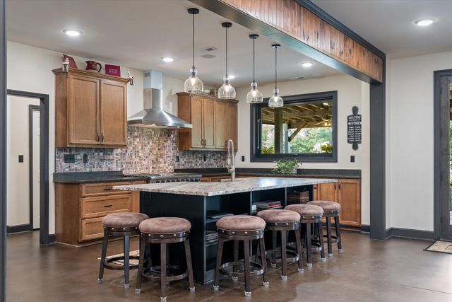 9952 Missionary Ridge Rd, Bon Aqua, TN 37025