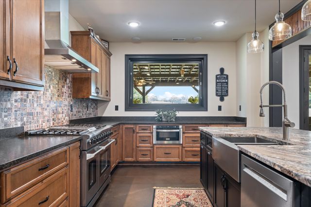 9952 Missionary Ridge Rd, Bon Aqua, TN 37025