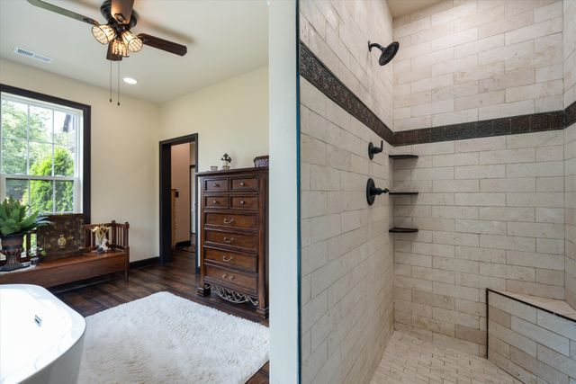 9952 Missionary Ridge Rd, Bon Aqua, TN 37025