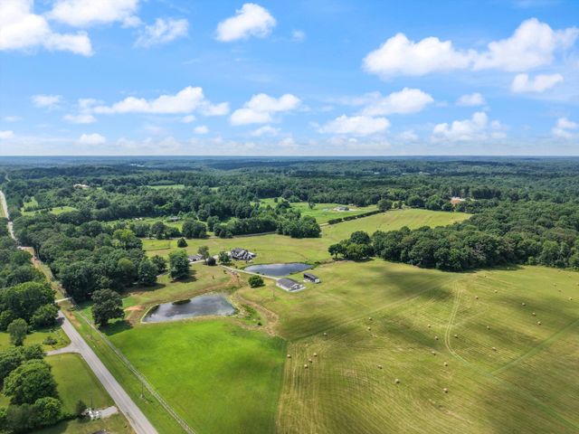 9952 Missionary Ridge Rd, Bon Aqua, TN 37025