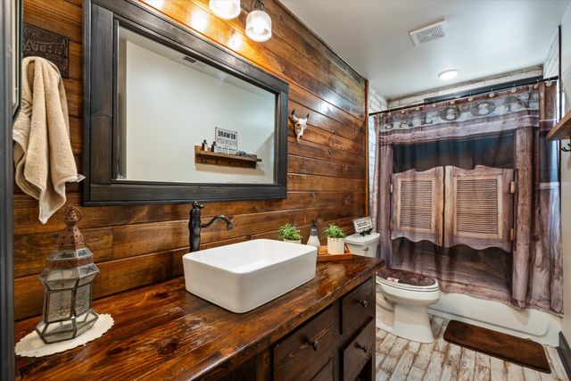 9952 Missionary Ridge Rd, Bon Aqua, TN 37025