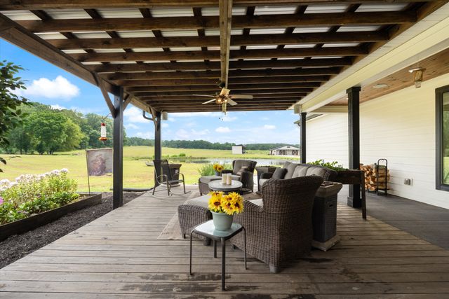 9952 Missionary Ridge Rd, Bon Aqua, TN 37025