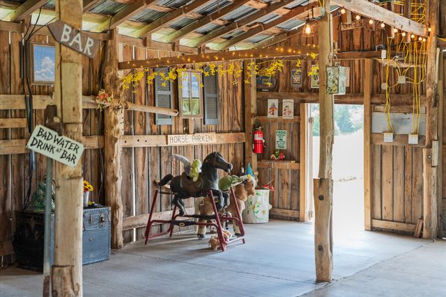 9952 Missionary Ridge Rd, Bon Aqua, TN 37025