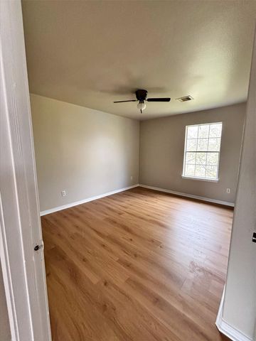 10445 Wicklowe Street A, Houston, TX 77016