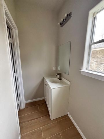 10445 Wicklowe Street A, Houston, TX 77016