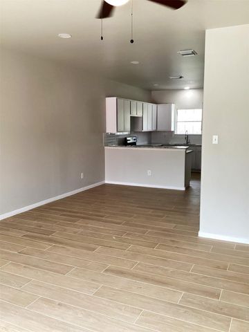 10445 Wicklowe Street A, Houston, TX 77016