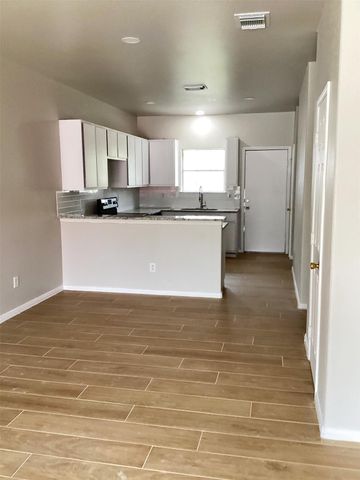 10445 Wicklowe Street A, Houston, TX 77016