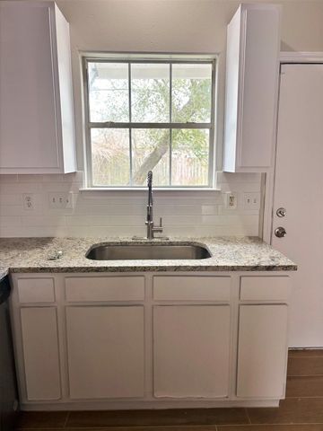 10445 Wicklowe Street A, Houston, TX 77016