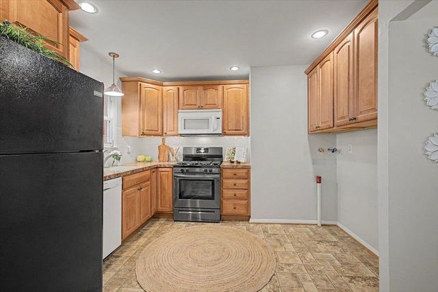 1 LINDA CIR, Newark, DE 19713