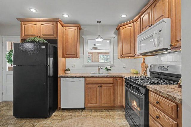 1 LINDA CIR, Newark, DE 19713