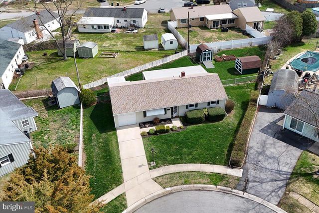 1 LINDA CIR, Newark, DE 19713